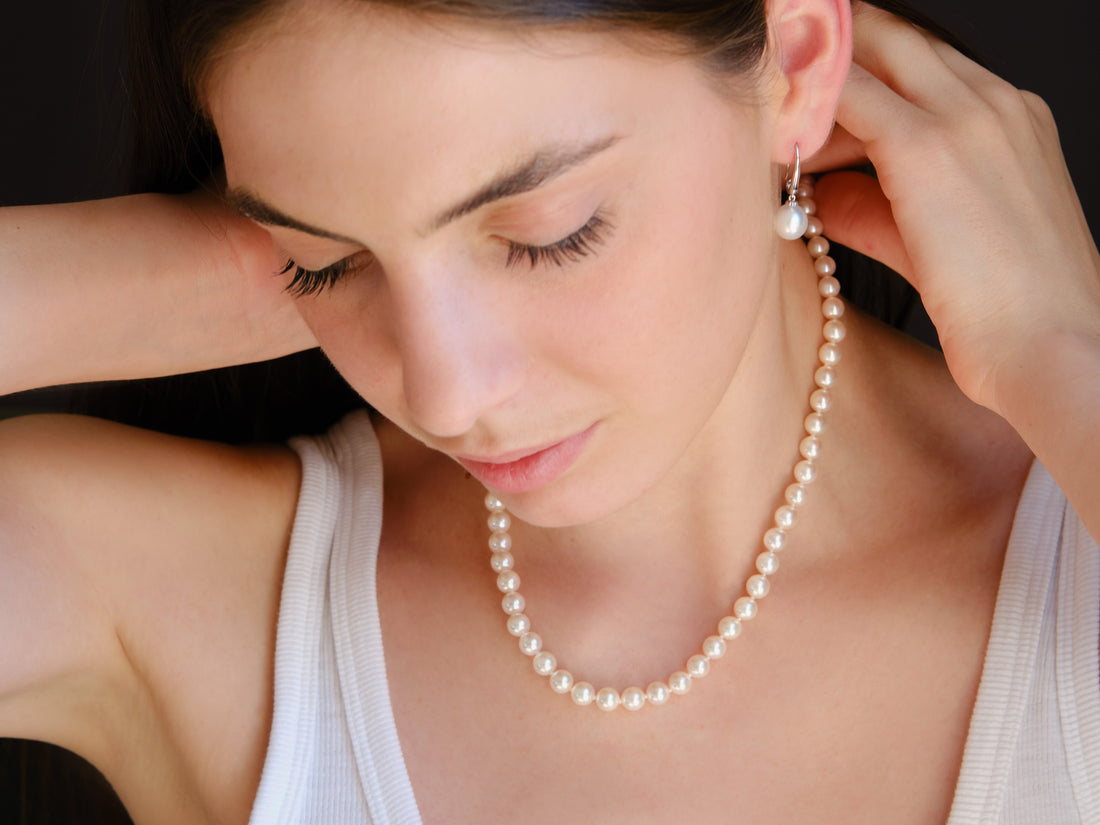 Akoya necklace versus South Sea pearl earrings