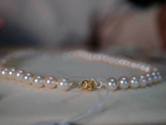 Handcrafted pearl necklace