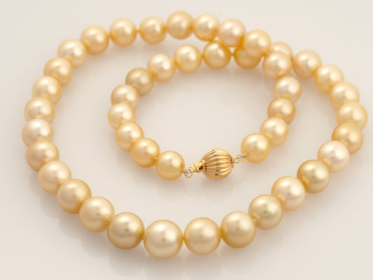 Best Pearl Necklace for an Anniversary Gift