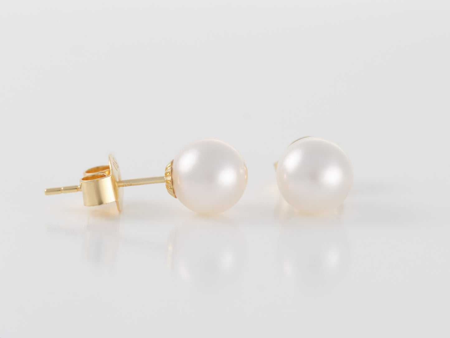 עגילי פנינה לבנה AKOYA AAA 6 מ"מ